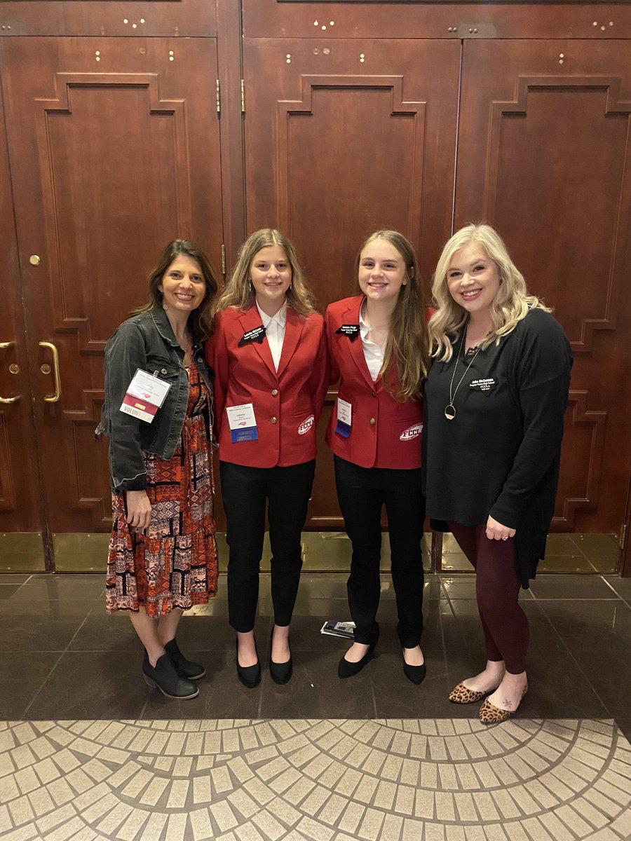 Julia McClannon tweet media