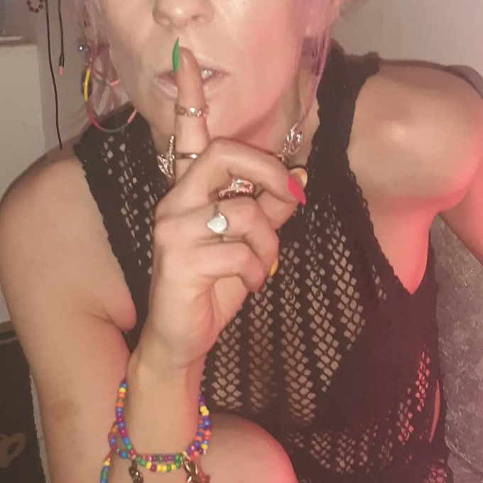 Who's Horny x https://t.co/oHB0TjTItx<a href="/tag/mvsales"class="tags"><span>#mvsales</span></a>