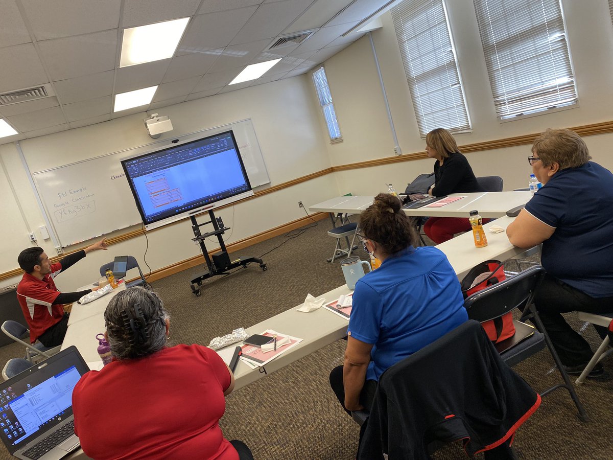 Elevating practices with our awesome CNS Managers this morning. Accuracy, time management, and documentation via tech tools and software. #TISDProud