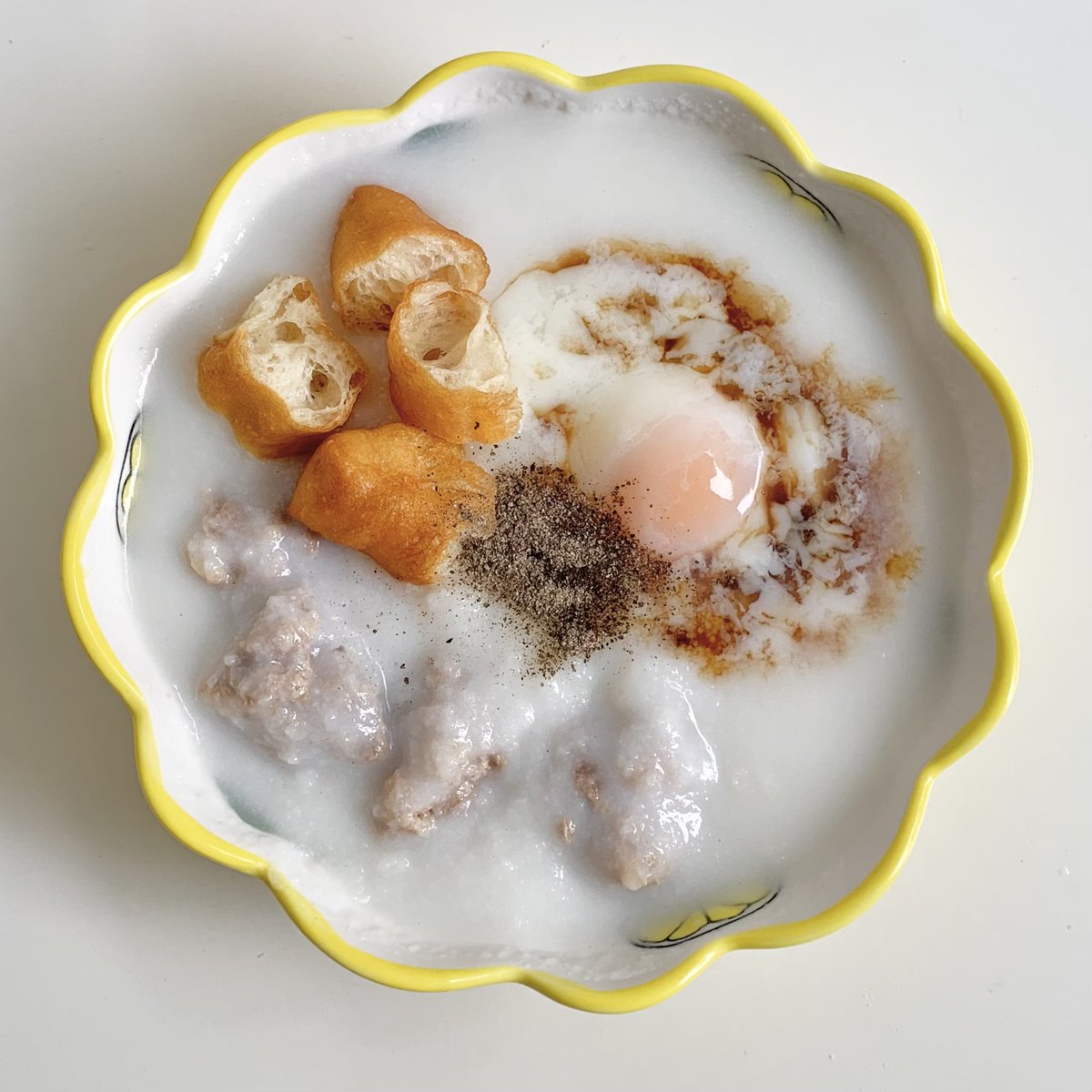 arnathaofficial's tweet photo. โอโหหหห โจ๊กกระปุกนี่ เหมือนโจ๊กในตลาดเลย โจ๊กแบบโจ๊กจริงๆอะ เหมือนเด๊ะ ไม่เหมือนโจ๊กสำเร็จรูปอะไรทั้งนั้น เนื้อเนียนมาก ไม่ต้องต้ม เทน้ำร้อน 1 นาทีได้กินเลย ไม่จกตา ใส่ไข่ลวก ไข่ต้ม หมูหมากาไก่ได้เต็มที่ เช้าๆอยากกินโจ๊กไม่ต้องตื่นไปตลาดแล้วโว้ยยย https://t.co/3ARReEDVoj