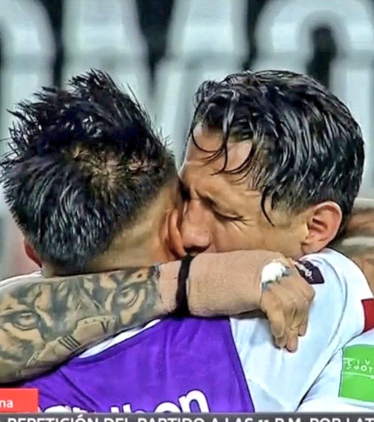 LalyGoyzueta's tweet photo. A celebrar!! Hoy los muchachos nos han devuelto la alegría!! 🇵🇪❤️🇵🇪❤️🇵🇪❤️Estoy tan emocionada que mañana todos los pedidos de @MufFitPeru van con yapa!!! #ArribaPeru
https://t.co/e8kTZ5Eb3F https://t.co/9YnC4txFsQ