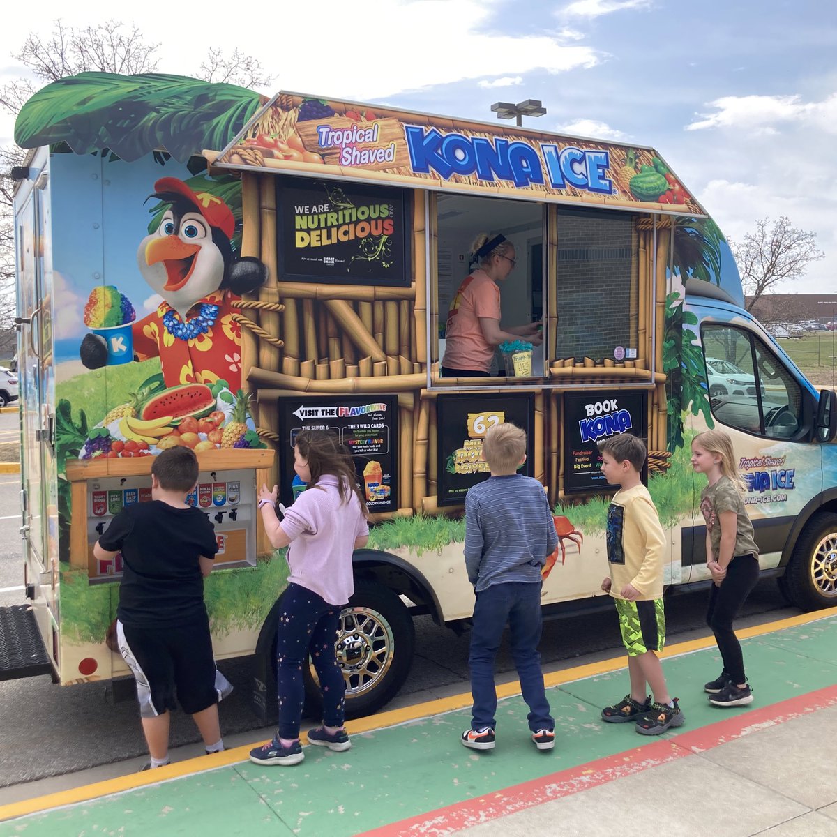 HeritageK5's tweet photo. Thank you @KONAICE for the great treat for these #MajorSaver top sellers 💙❤️@OPSF233 #OPSMomentsThatMatter https://t.co/T0uRVLoQ7a