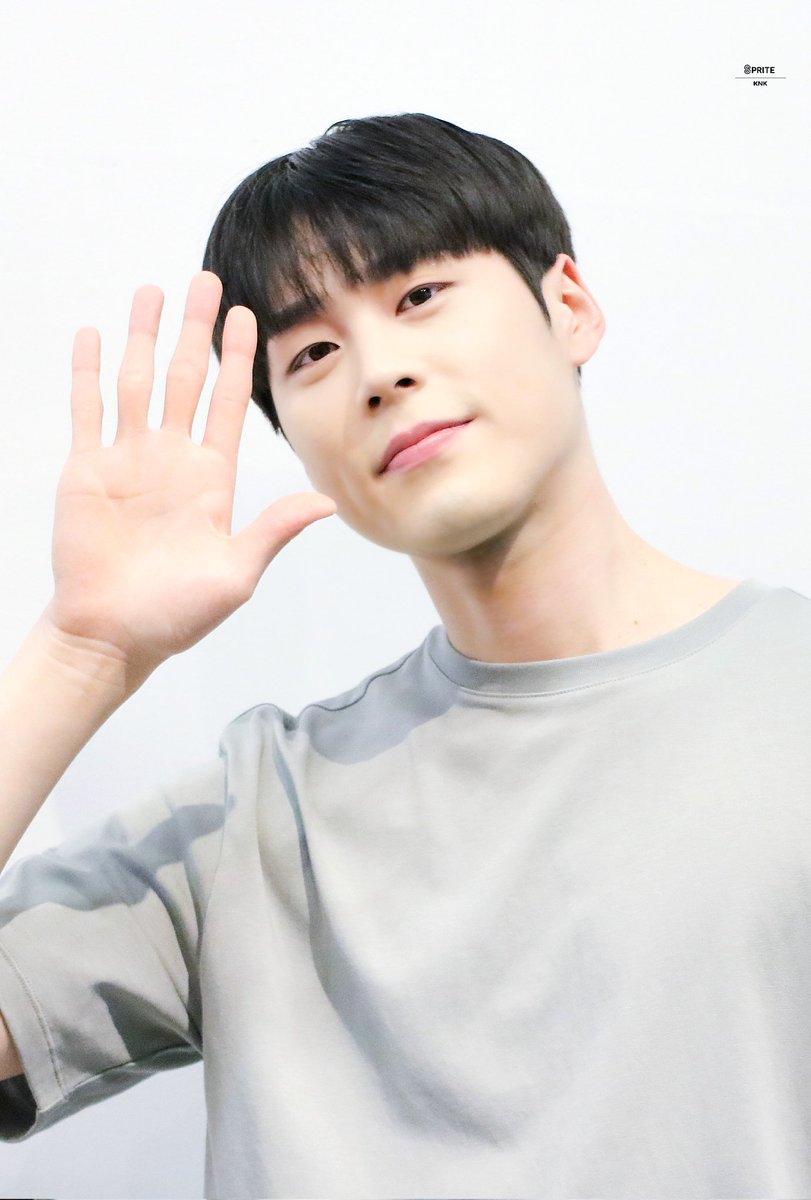 spriteknk0303's tweet photo. 220325 KNK PREMIUM LIVE in TOKYO 2022 2부
#크나큰 #KNK #동원 #이동원 #DONGWON #ドンウォン #동원짱짱 @KNKOfficial220 https://t.co/D11W1Btonn