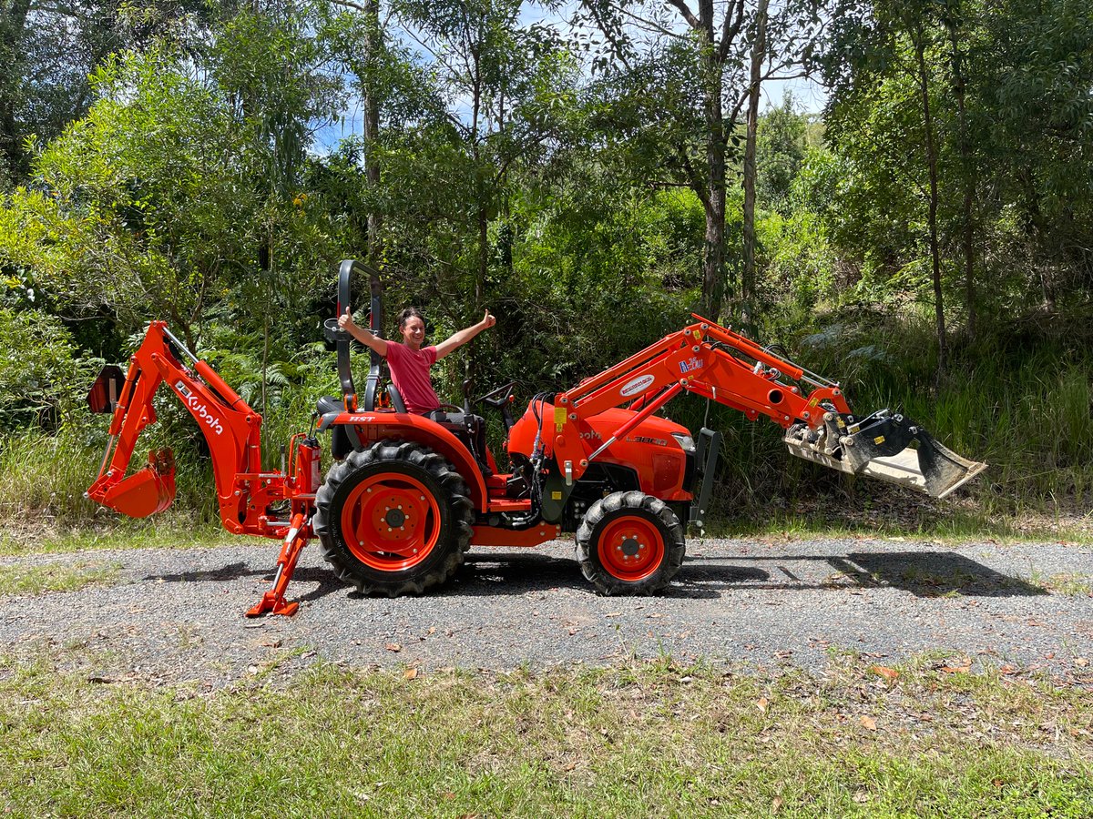 Just received my new tractor today, next level farmer mode unlocked! 🧑‍🌾(Un)fortunately no Russian tanks to pickup in my area