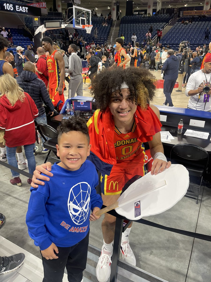 CoachJayCosme's tweet photo. Shout out to the boys for putting on for the city! #TheMecca #DallasVsEverybody 🍔🍟 @McDAAG https://t.co/QakenHy6XM