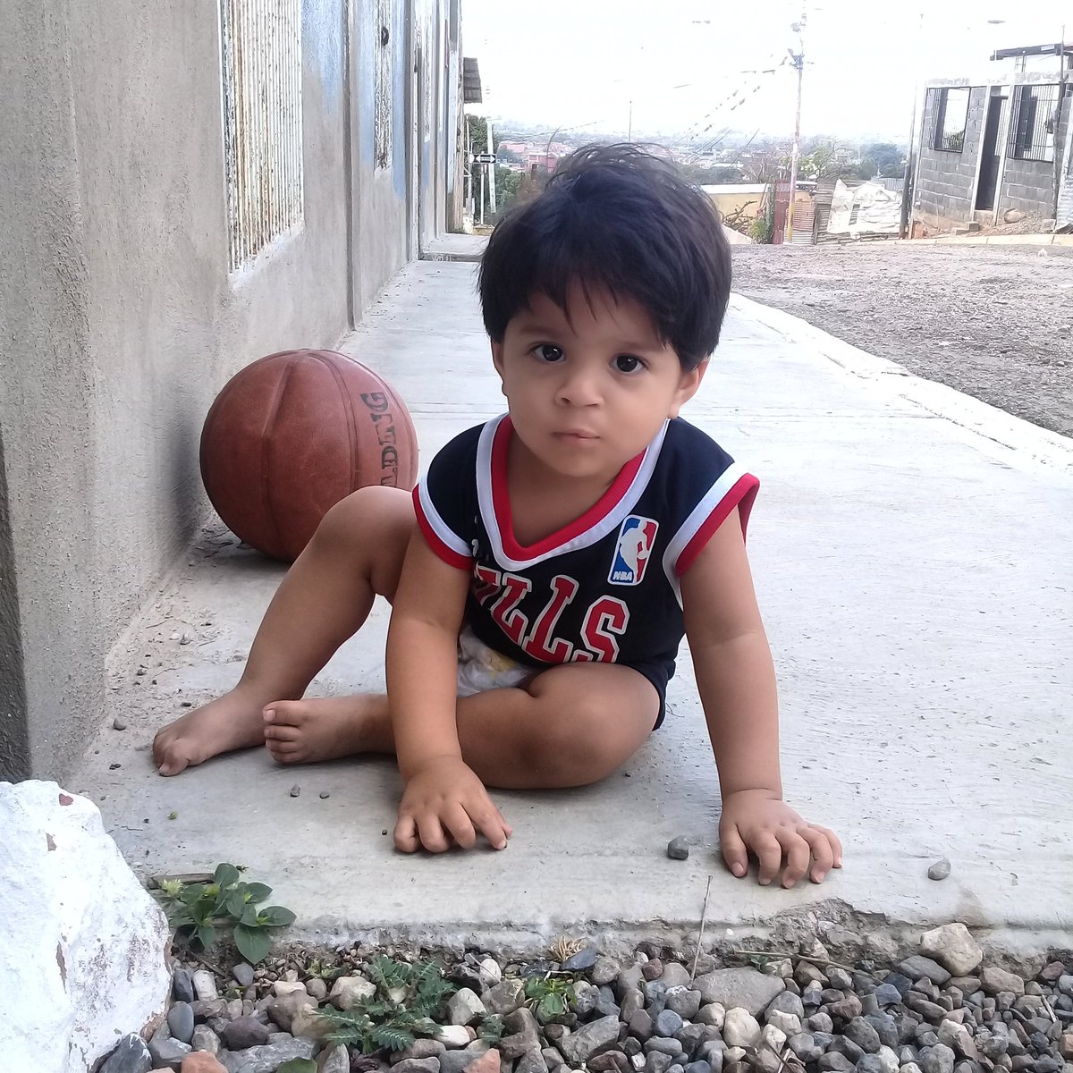 jhonathanender1's tweet photo. ⛹🏻‍♂️ no se dejaba tomar una foto 📸 hasta que lo logre 😎 Díos te bendiga 🙏🏼 EMILIANO  👶🏻 como dice jhonson otro #Sayajin de la familia 🔥 https://t.co/d9xAF7ANK5