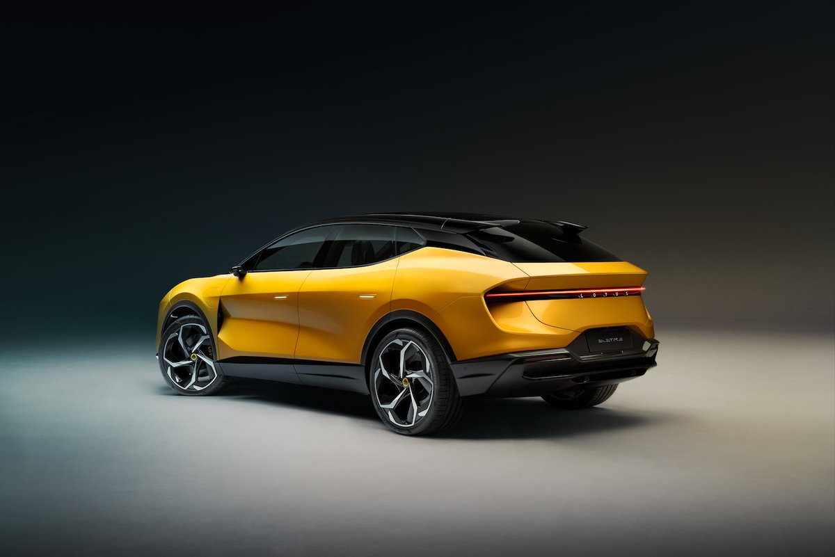 Torquesteer2021's tweet photo. @lotuscars Eletre is an all-wheel-drive EV SUV with at least 600 hp.

It has an 800-volt battery with more than 100.0-kWh of capacity and a claimed range that equates to about 315 miles using the EPA cycle.

#LotusEletre #EV #SUV #Trending #NewsUpdate https://t.co/MbYdUeup4D