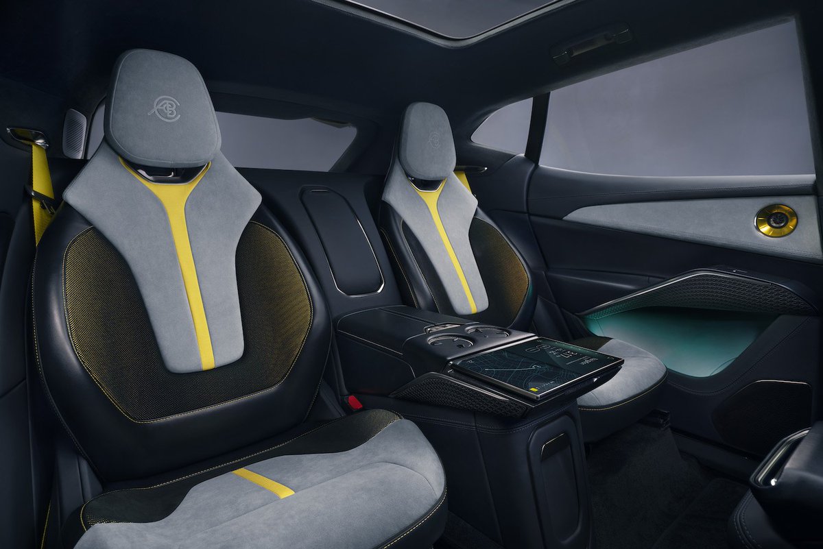 Torquesteer2021's tweet photo. @lotuscars Eletre is an all-wheel-drive EV SUV with at least 600 hp.

It has an 800-volt battery with more than 100.0-kWh of capacity and a claimed range that equates to about 315 miles using the EPA cycle.

#LotusEletre #EV #SUV #Trending #NewsUpdate https://t.co/MbYdUeup4D