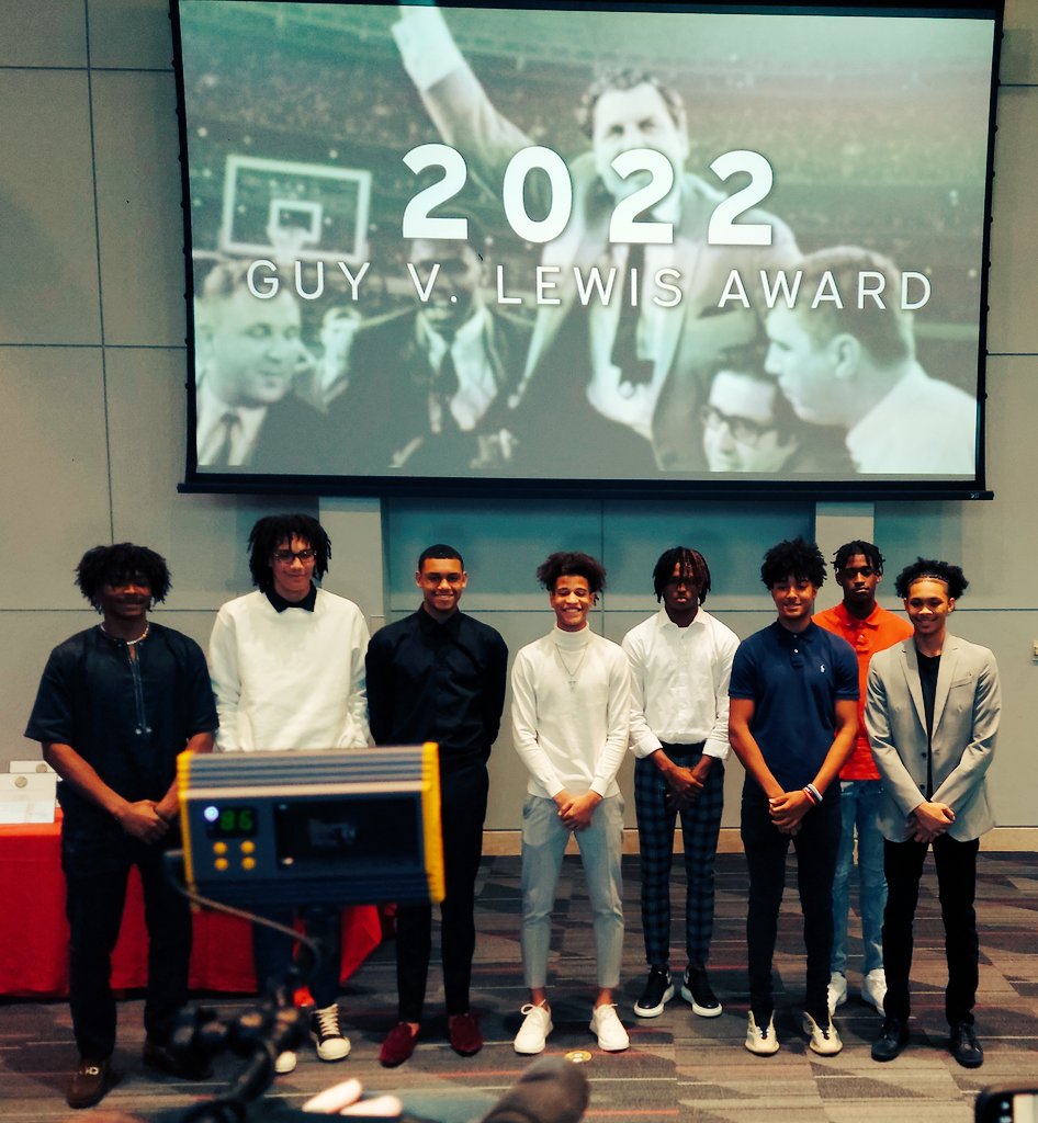 MrWhiteEDU23's tweet photo. Lot's of Talent in H-town #guyvlewis #guyvlewisaward #this4htown https://t.co/1LrV7CzAuj