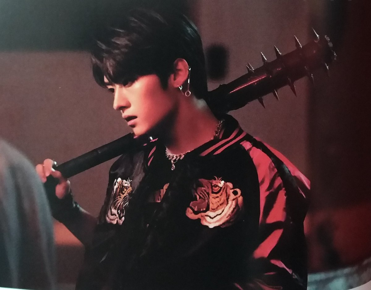 leeknowdetaiIs's tweet photo. beat me up! https://t.co/8lsD9ZDJU0