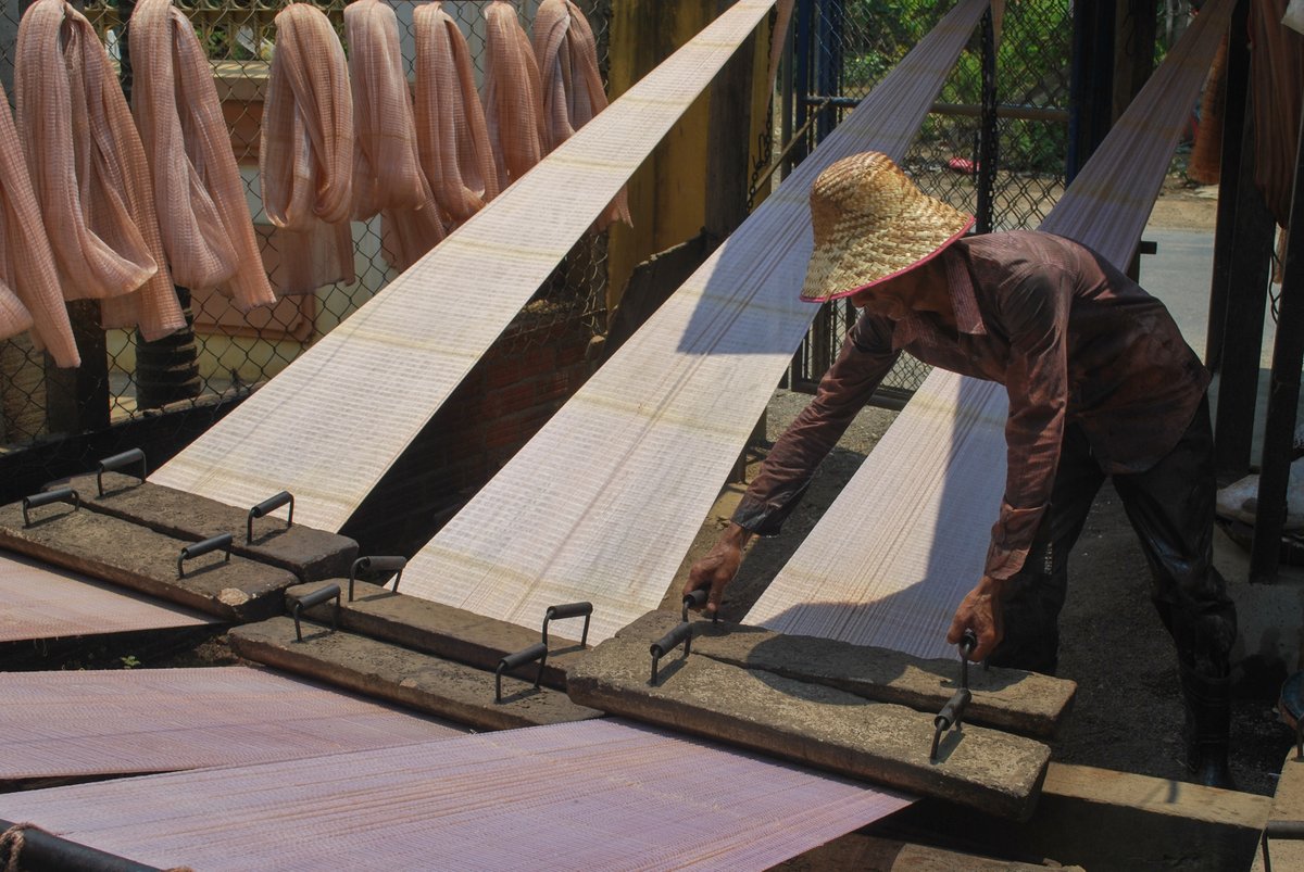 Hi everyone! Are you curious about how drop-net is made? If you want to know, please join our tour, you will learn clearly about it and know who are the best drop-net makers in Cambodia. #soksabike #responsiblebiketour #socialentetrprise #netmaking #Battambang