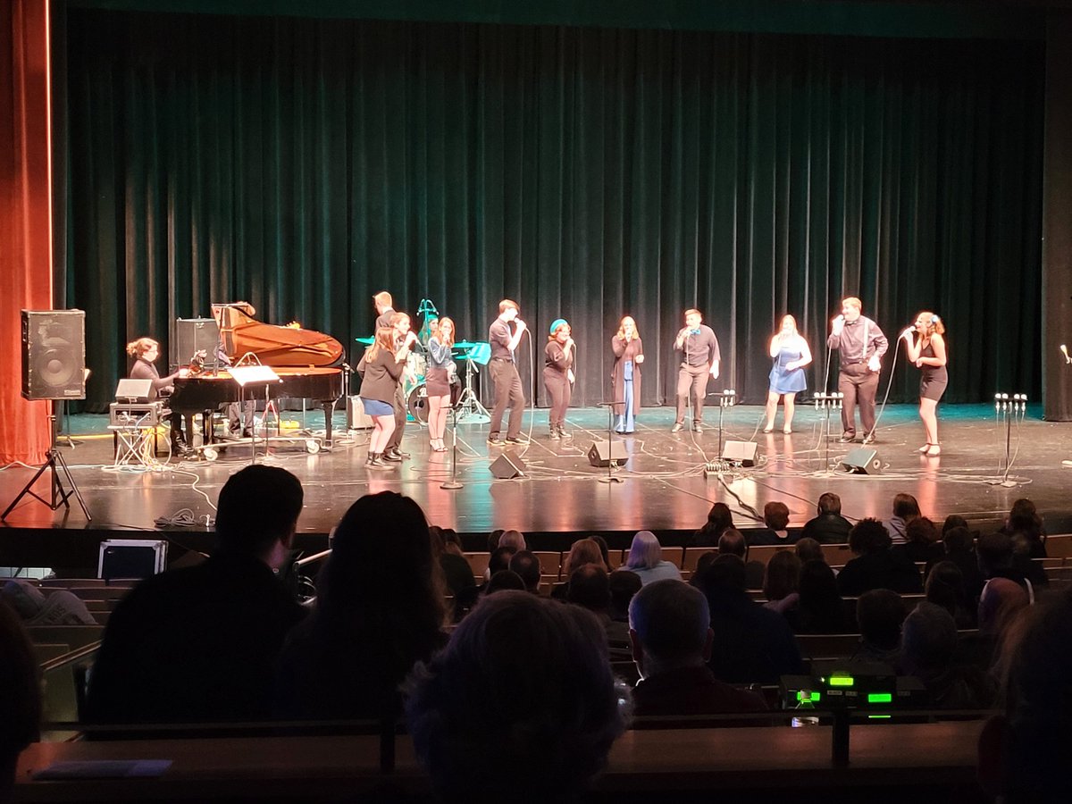 mjamesagd's tweet photo. Congratulations to CPU's The Chorazz jazz choir on placing 2nd in 3A at the State at the Iowa Vocal Jazz Championships!!! Special shout out to Shelby Channel for best female vocalist! Super proud of these kids! They killed it! 🖤💛🎶🎤 #CPUSchools #CPUActivities @rlibolt https://t.co/7L6ShDAcXK