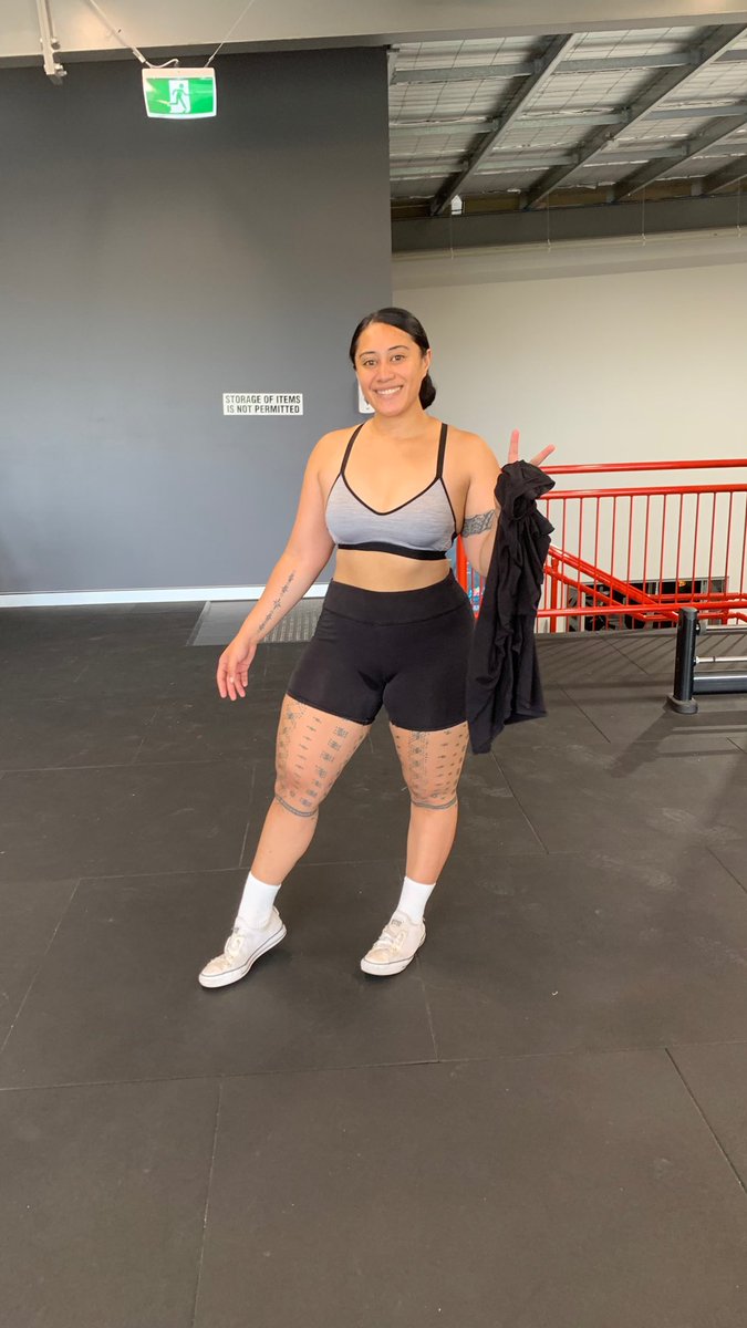 okthenkefe's tweet photo. Learnt to embrace my bigger bones 🤣💀 But yeah here’s to my growing and glowing confidence that I gained this year 🌱🥂 https://t.co/4CgAAJzS23