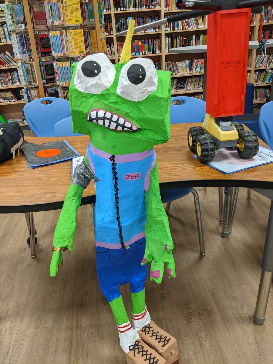 alealfaroedu's tweet photo. Our class researched a planet in our solar system and then made an alien for their planet... Look at how creative my grade 5/6 got 🌌💫🔭☄️
@WellingtonCath
#onted
#spaceunit
#Maker https://t.co/wJTeXes8D5