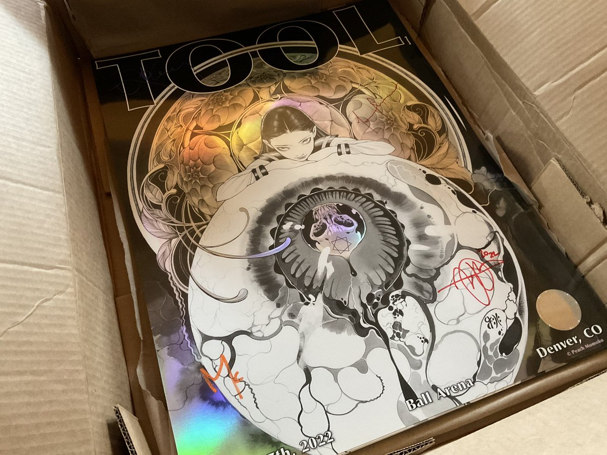 桃桃子 Cing デジタルシングル beyond the world ポスター FPEZSNEacAku7ja.jpg