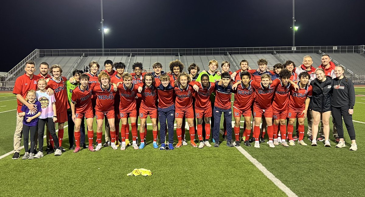 Congrats <a href="/DiegoFerruzzi/">Diego Ferruzzi</a> for scoring 3 goals this week and <a href="/BoydSoccerR2L/">MBHS Bronco Boys Soccer</a> for making it to Round 3 of playoffs! ⚽️⚽️⚽️@LethalSoccer <a href="/50_50Pod/">The 50/50 Podcast ⚽️🎙</a> <a href="/SportsDayHS/">SportsDayHS</a>