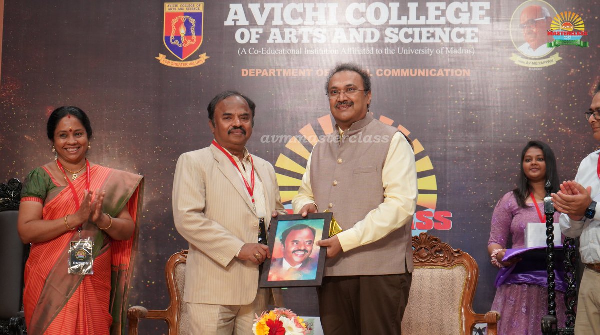 avmmasterclass's tweet photo. /On-Stage Stories/
Day 2
Dr. Gowri was able to rekindle his enthusiasm for the arts and reconnect with his origins. 'Nizhal', a short film by Gowri sir has been released. He feels that the film industry has the potential to have a significant impact on the world.

#avmmasterclass https://t.co/PJ6SDm9SZg