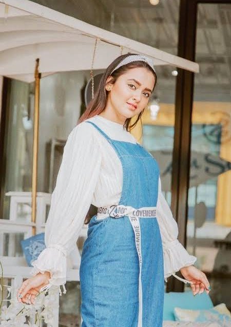 SIMRAN_TEJRAN's tweet photo. Tera mera rishta hai kaisa
Ek pal door gawara nahi
Tere liye har roz hain jeete
Tujhko diya mera waqt sabhi
Koi lamha mera na ho tere bina
Har saans pe naam tera
Kyun ki tum hi ho, ab tum hi ho
Meri aashiqui ab tum hi ho

#TejasswiPrakash #KaranKundrra #LockUppWithKaran #TejRan https://t.co/hC5K2y1iE0