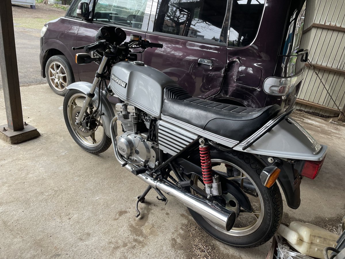 takuya111w's tweet photo. スズキGSX250Eザリ
逆輸入国内未登録車両お譲りします。
新品のバッテリーおつけします。
現車確認大歓迎。#千葉県発
お気軽にDM下さい。#バイク売ります
ローン クレジット キャッシュレス対応
#旧車 #RG #CB #GS #CBX #SS #KH https://t.co/W786UVFXQo