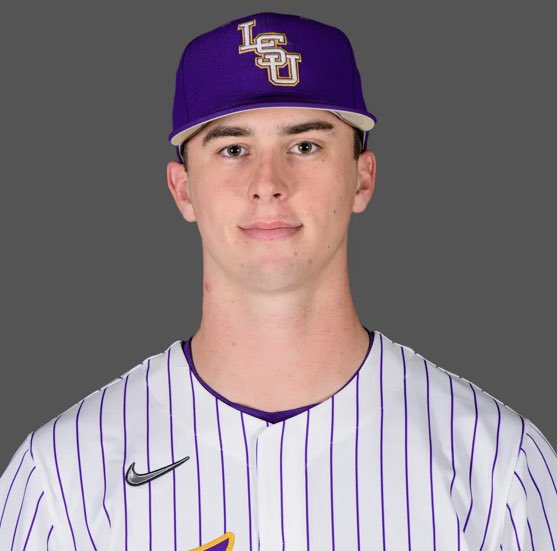 bigdonkey47's tweet image. Wanna hear something crazy? 3 different brothers pitching at 3 different schools earned a win in relief this week:
Evan Taylor- Arkansas tonight
Grant Taylor- LSU on Sunday
Collin Taylor- UAB on Sunday