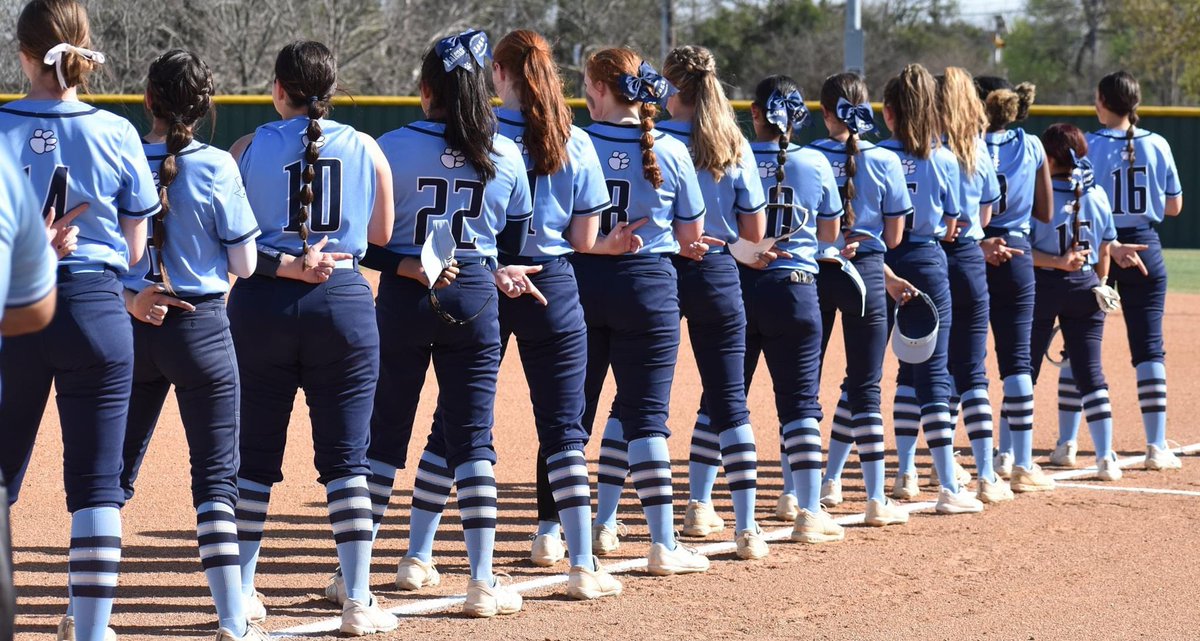 softballjaguars's tweet photo. This Season has been full of life lessons! These kids have a lot of school pride. They work so hard to represent the best of Johnson HS. I see who they are. They are Winners and they have certainly made me proud! The Best is yet to come!! #ilovethisteam💙 https://t.co/YPuNAxp2B8