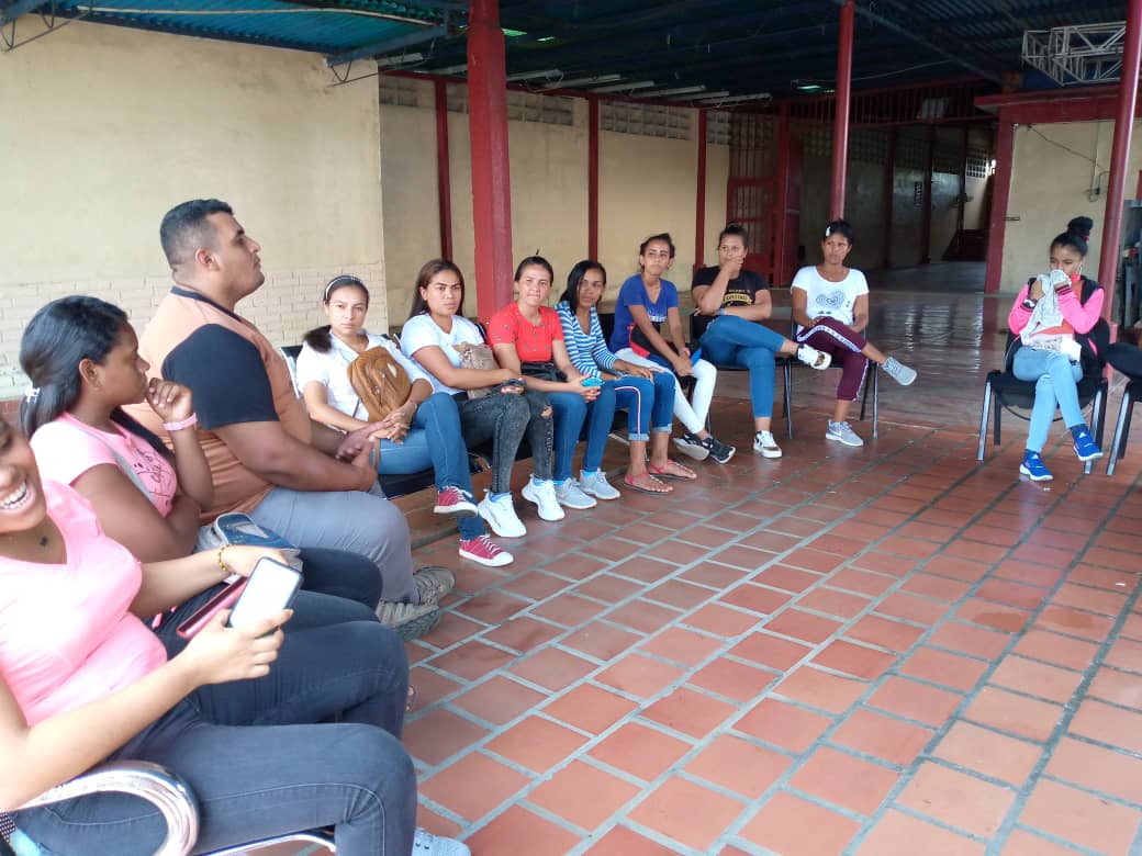 Hoy realizamos el segundo conversatorio denominado "La juventud se crece en la historia" con la estructura municipal de <a href="/jpsuvlaceiba201/">@jpsuvlaceiba2020</a> tocando temas de importancia como el Caracazo, el Congreso de Angostura y la influencia de las redes sociales en la política.
#VolvemosAlAula