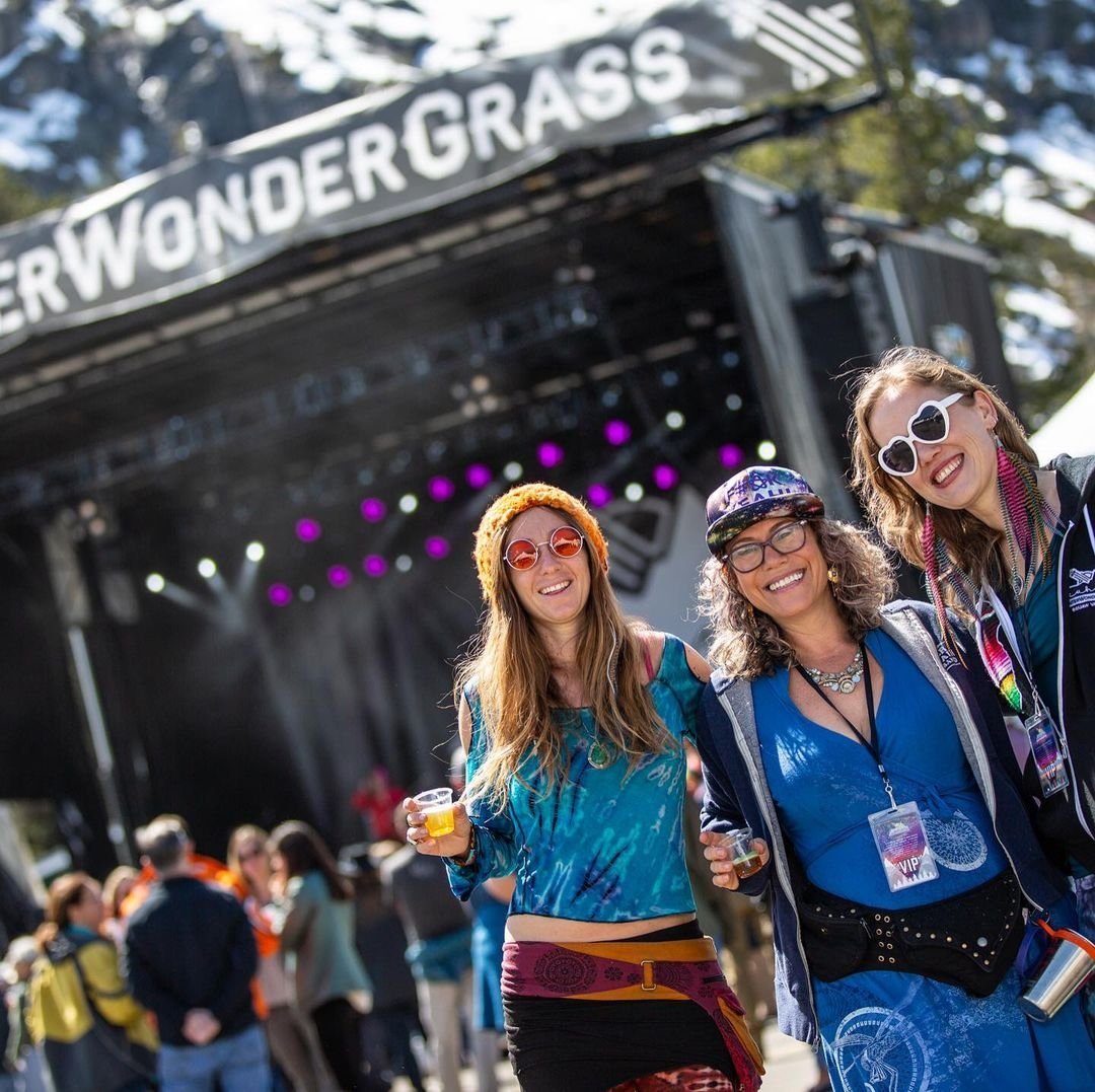 After dark is where the magic starts! Keep the music going in Tahoe City at the official <a href="/WWGfestival/">WinterWonderGrass</a> late night series. 

Friday, April 1 at
#tahoenationalbrewing &amp;
#moesoriginalbbqtahoecity

Saturday, April 2 at
#moesoriginalbbqtahoecity

Tickets at:
winterwondergrass.com/tahoe-2022/