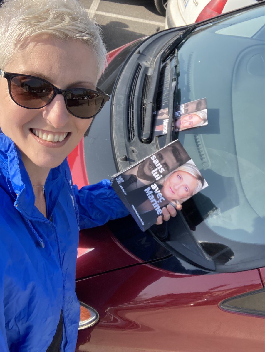 ValerieDeloge's tweet photo. 💹Au marché de Louhans,les bressans ne veulent plus entendre parler de Macron .
🗳️Alors pour qu'une femme d'état soit à l'Elysée,le 10 et 24 avril, votons Marine Le Pen !🇫🇷
Si le peuple vote, le peuple gagne .✌️
#Presidentielle2022 #Marine2022 #MLaFrance #bresse #marchelocal https://t.co/x3GMNIWo7a