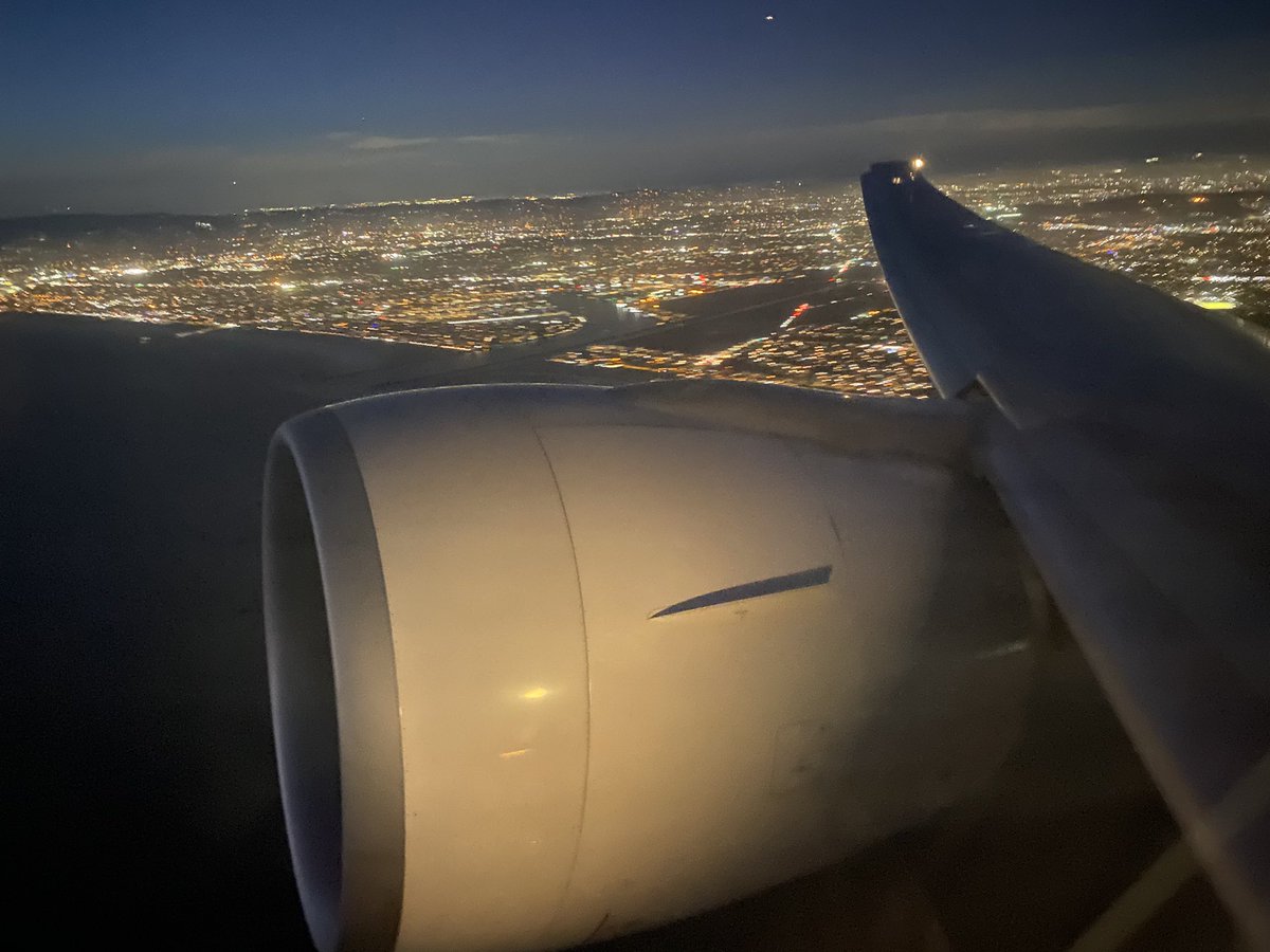 CaptBob_Nomadic's tweet photo. Heading to Istanbul on @TurkishAirlines #TK10 LAX-IST tonight. B777 sucking up the lights of LA on climb out. That carpet of lights never gets old! @aidan_allen101 and @JTTsteve also heading to Turkey tonight. https://t.co/b7A0GaXikZ