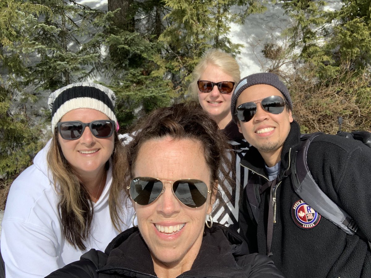 Great day snowshoeing with <a href="/SDSSSundevils/">@SDSSSundevils</a> Senior PHE classes. #fieldtrips #nature #mtSeymour