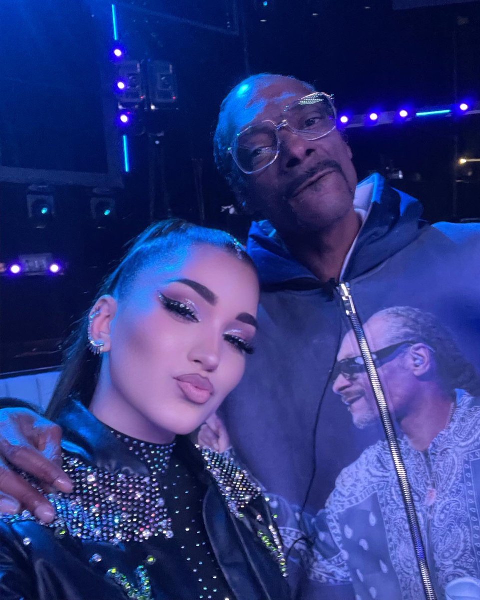 IAmENISA's tweet photo. Why Snoop Dog’s sweater looking at me like that 🤣 https://t.co/ue174kmSgp