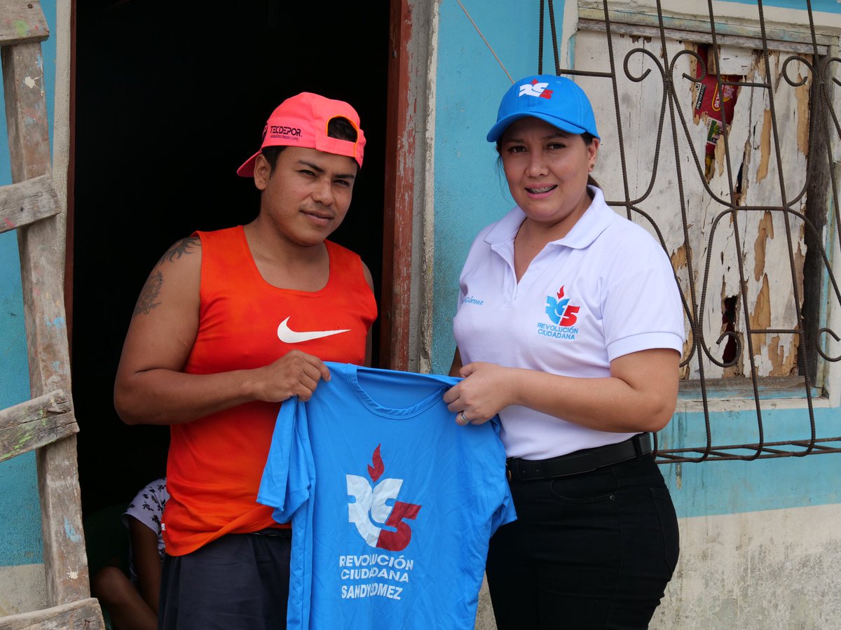 SandyGm33's tweet photo. ¡Gracias #Balao por el multitudinario apoyo! 💪🏼🙎🏻♀️
Seguimos #afiliando a más Balaosenses que saben que antes estábamos mejor.
📍Barrio San Jacinto y Sector Virgen del Cisne.
¡Vamos a recuperar la patria! @MashiRafael @parischiquitoo @marcelaguinaga @MabelEsTriunfo @RC5Oficial https://t.co/OaAnAAuk2H
