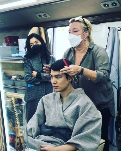[REPOST] Encontrando o penteado  perfeito para o Hansu com <a href="/actorleeminho/">Lee Min Ho</a> Ele é um ator paciente e ótimo para colaborar. #leeminho #korea #pachinko #pachinkotvseries #appletvplus #makeupandhair #behindthescenes #hairstyles <a href="/rebeccalee/">Rebecca Lee</a>.ca @monicanurilee
📎instagram.com/p/CbtAWxRvyxX/