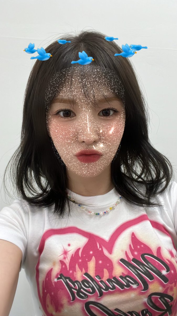 RV_WendySW's tweet photo. 새들이 나의 머리가 남고있어서 넘귀여워ㅠㅠ😘 https://t.co/czxfdHTJA6