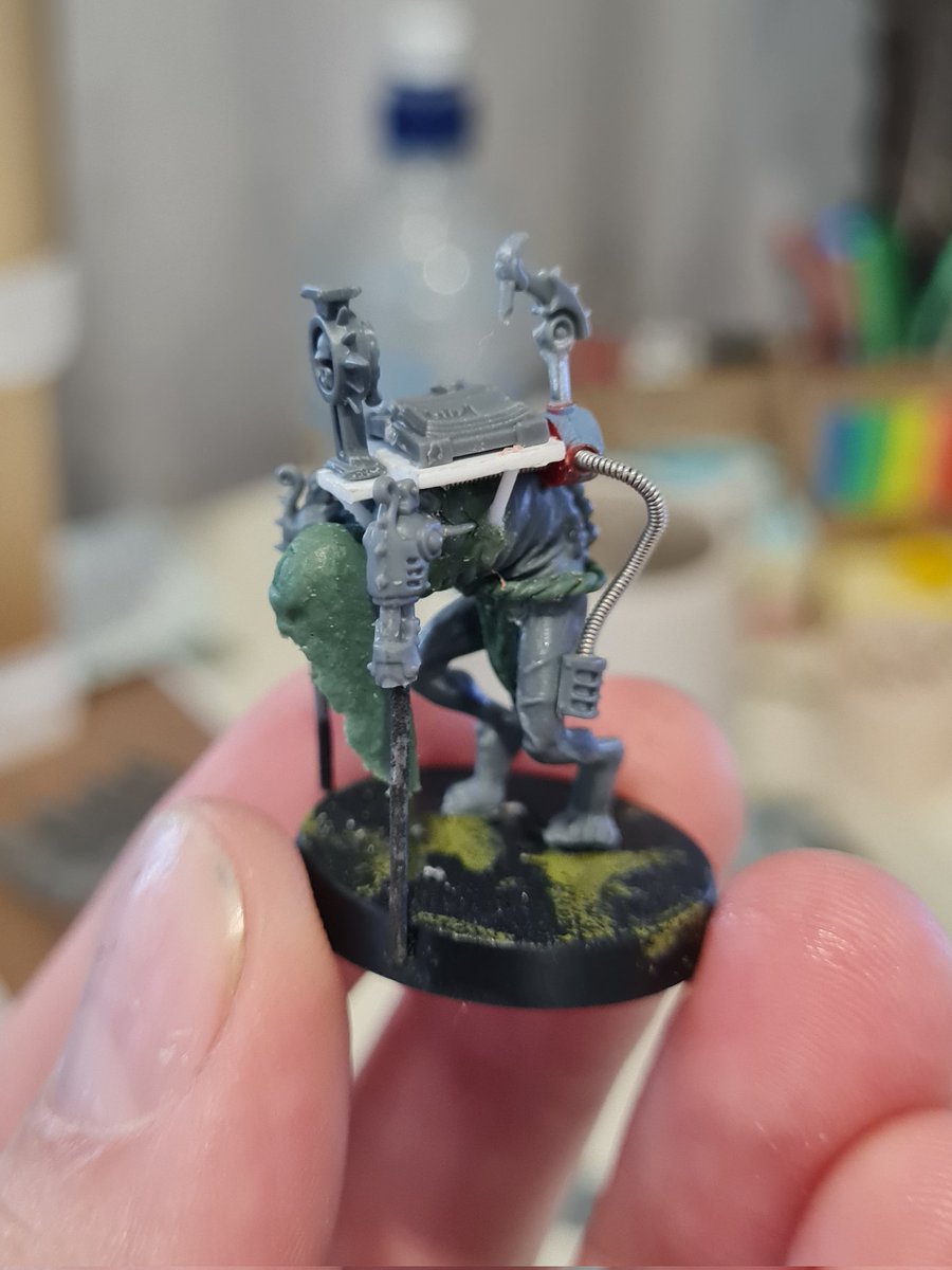 Dad_Hammer40k's tweet photo. Converted a little Inquisitorial scribe chap for #smashbash
Pretty happy with this, so on to painting he goes! 
#WarhammerCommunity #40k #warhammer #inq28 #Warmongers https://t.co/oAbEVU0iB4