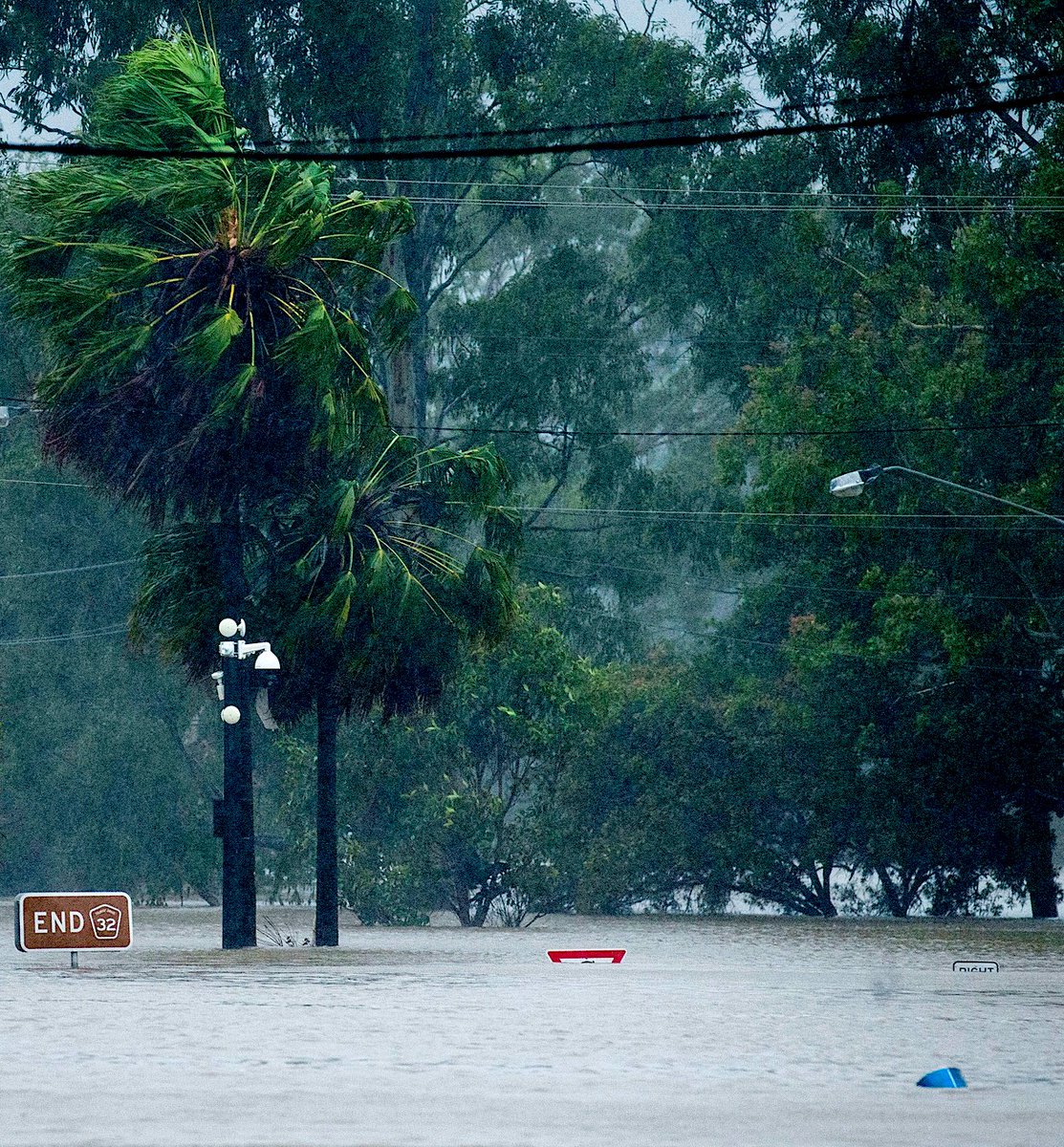 1/ My mind hasn't wandered far from the #LismoreFloods  today, folk inundated twice in a month. The need to simultaneously repair, prepare and prevent seems beyond governments of both stripes.