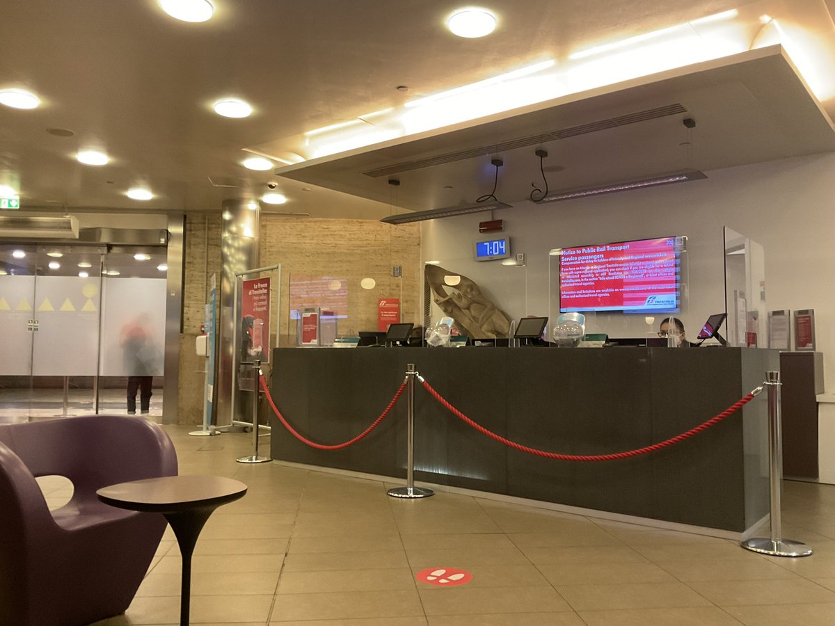 Andrea_Radic's tweet photo. Milano 7,05 a.m. Felice giornata a tutti dalla #Freccialounge pronti e attivi #sorrisi https://t.co/KoL8kGSaGb