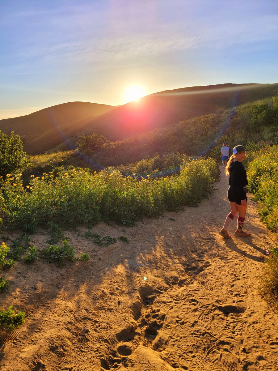 Much needed hike!
Great Week, amazing sunset!
Follow our page 👇👇👇IG 
#Girls_Stomping_Grounds_Vta 
#MentalHealthMatters #Mentalhealth #asdslife #MentalHealthAwareness #healthylifestyle ⛰️🥾🌅🌞 #healthyliving #outdoors #hikemoreworryless #hiker