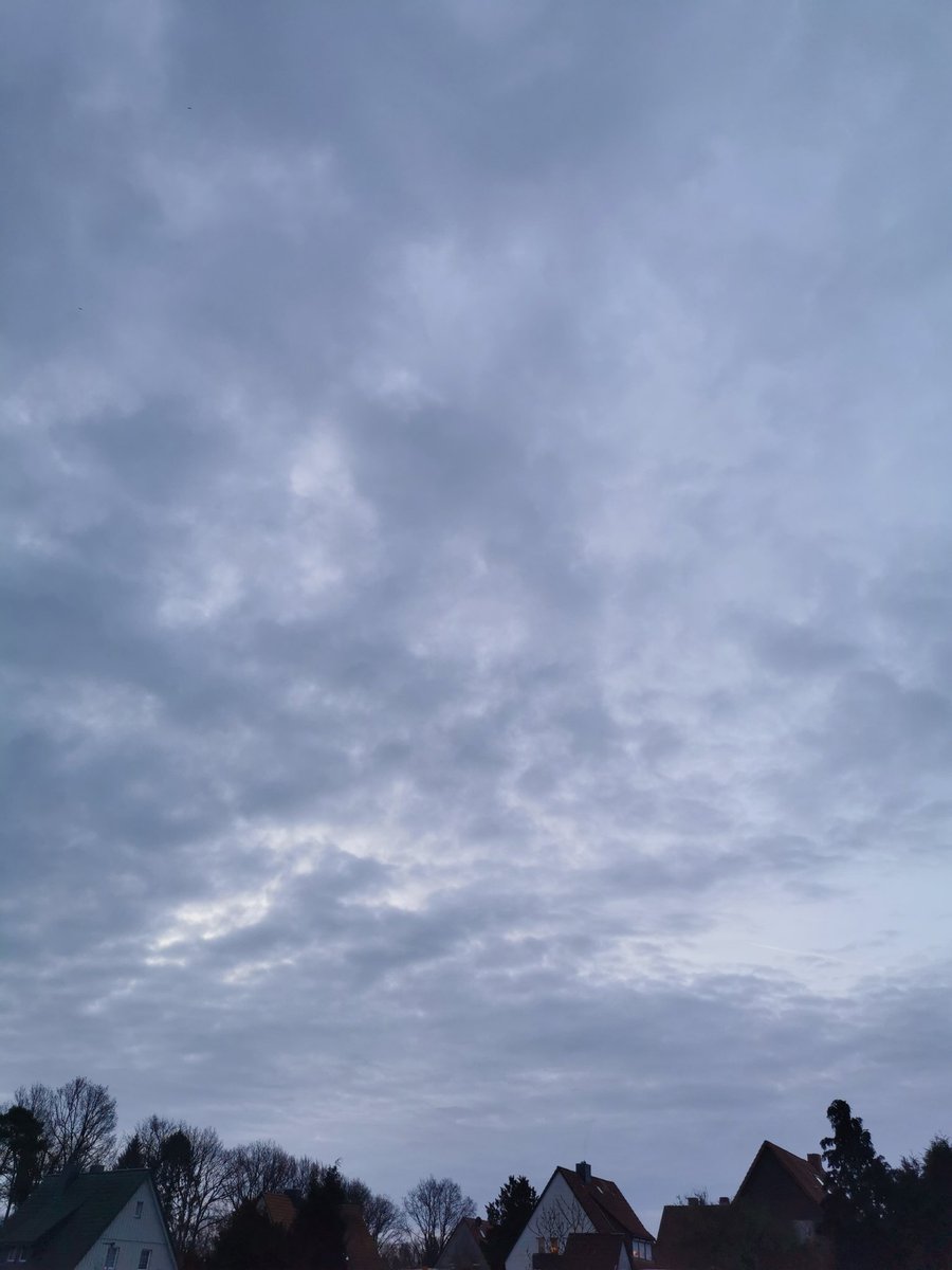 Was ist das für ein wolkenbedeckter Himmel? Bleibt es dabei? 🤔