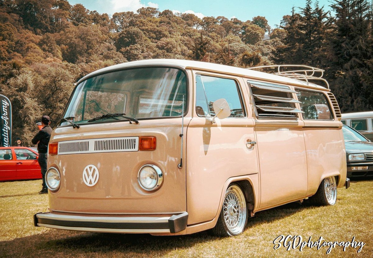 EpicDubs's tweet photo. π
#VW #Volkswagen #VwBaywindow #AirCooledVW #VWT2 #VwType2T2 #BBS #VwKombi #Stance #DubLife https://t.co/FZEdFGZm8r