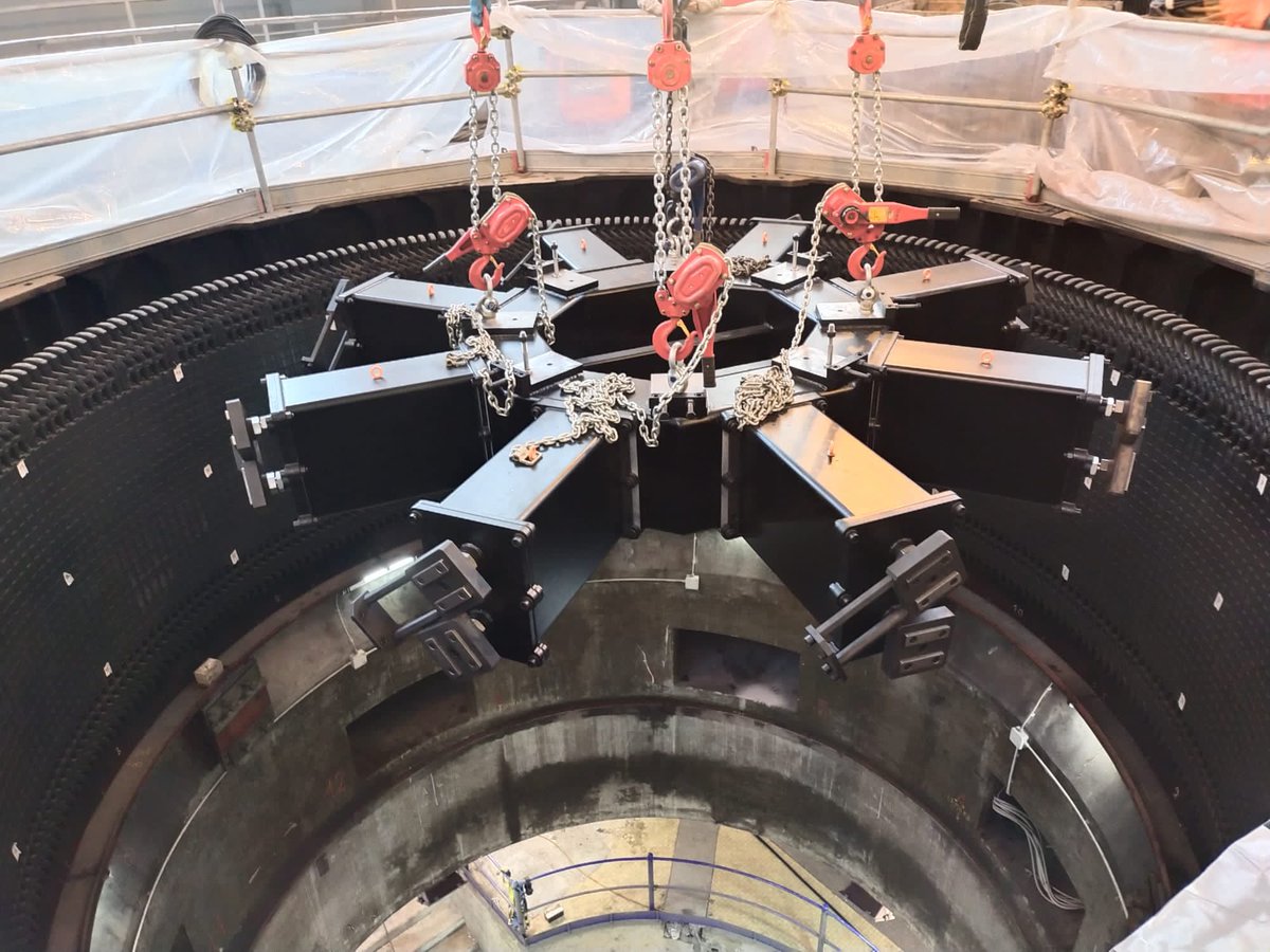 VedSRL's tweet photo. Barenatura in opera su flange inghisate cassa a spirale e cono di scarico turbina Kapaln ad asse verticale con diametri 4500 e 5590 mm di un’importante centrale idroelettrica. #Ved #OnSiteMechanicalMaintenanceService #PortableOnSiteMachines #Machining #OnSiteMachining #HydroPower https://t.co/lYDe3QxjP9