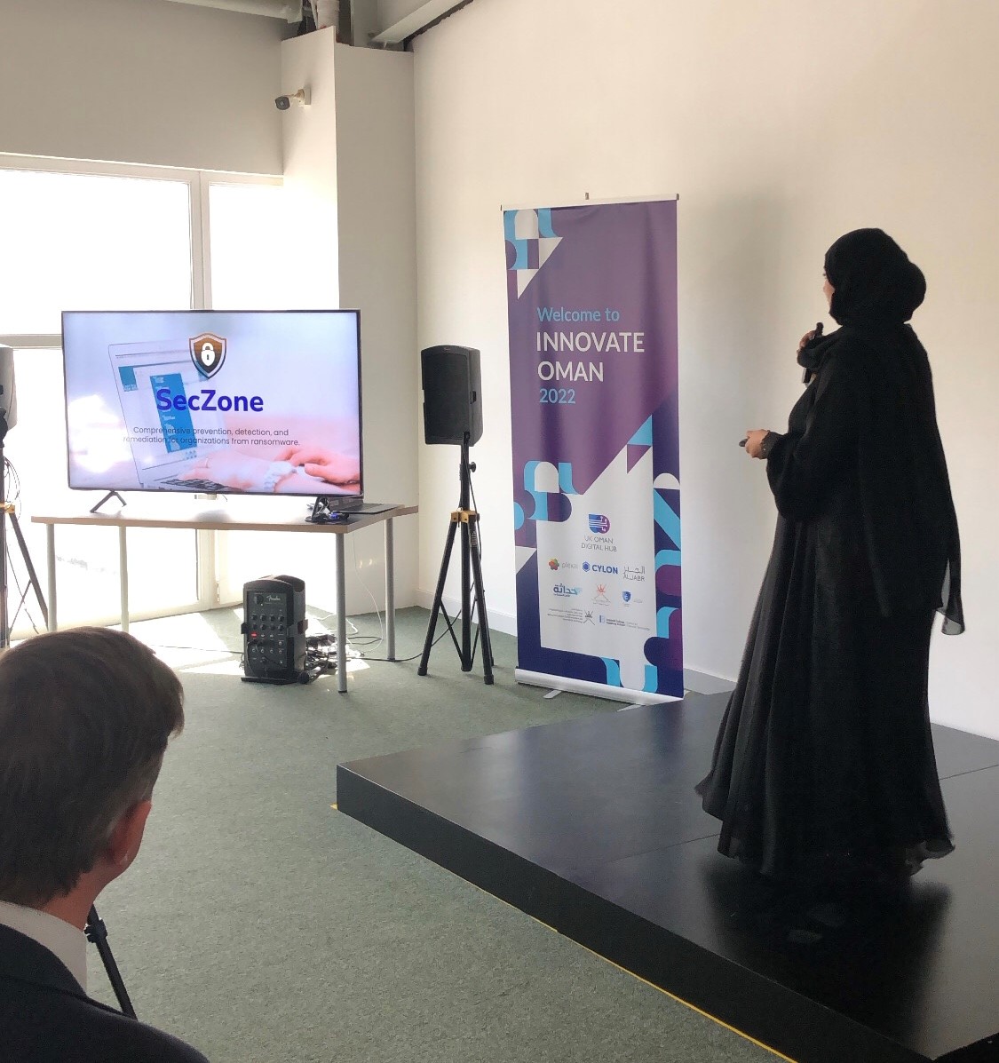 ukomandigihub's tweet photo. تعرفوا على بعض الشركات الناشئة من في برنامج تسريع الابتكار ”InnovateOman“! 🤩  

8 شركات ناشئة شقت طريقها بجد وتمكنوا اليوم من القيام بعرض تجريبي لمشاريعهم أمام المستثمرين.📈

نقدم أول 4 هذا الأسب��ع ، لدينا Task it المتاح في App Store و SecZone و IoT Scanner و Etteqa. https://t.co/9OnlxdVNMP