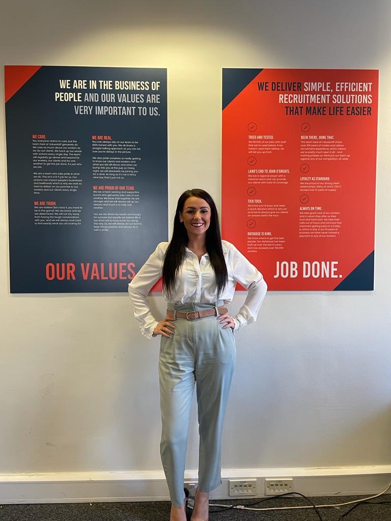 The Lovely Chelsey is out &amp; about on the road today dropping some thank you’s onto site in #birmingham #leicester #cannock #tipton #nuneaton #lichfield