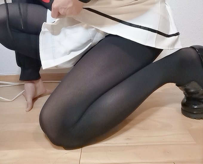喵（被睡眠质量差痛苦到了） #黑丝 #cosplay https://t.co/1rfWgNFXkh<a href="/tag/%E9%BB%91%E4%B8%9D"class="tags">#黑丝</a><a href="/tag/cosplay"class="tags">#cosplay</a>