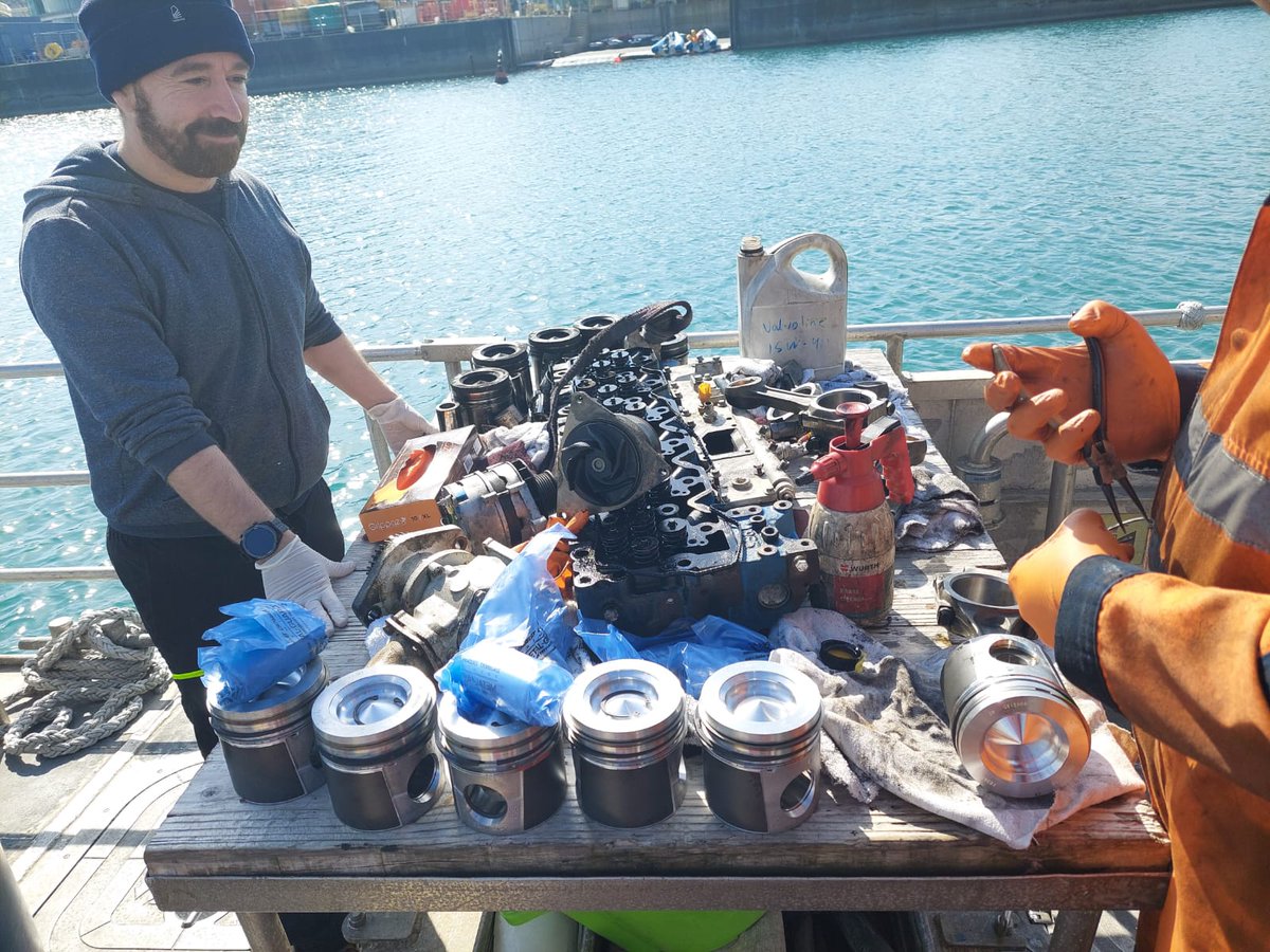 seanpsea's tweet image. Phenomenal job by the guys on RV Keary - full rebuild of engine in-situ over four days!! Tested and purring like a kitten. Well done Agust, Dan and Tom. 💪#followtheboats