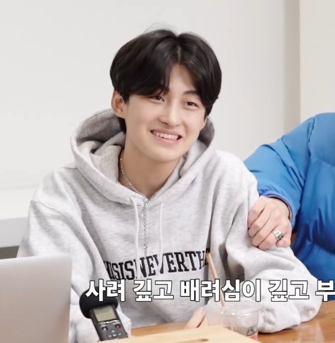 ◠◡◠ (@dolltraineea) on Twitter photo 