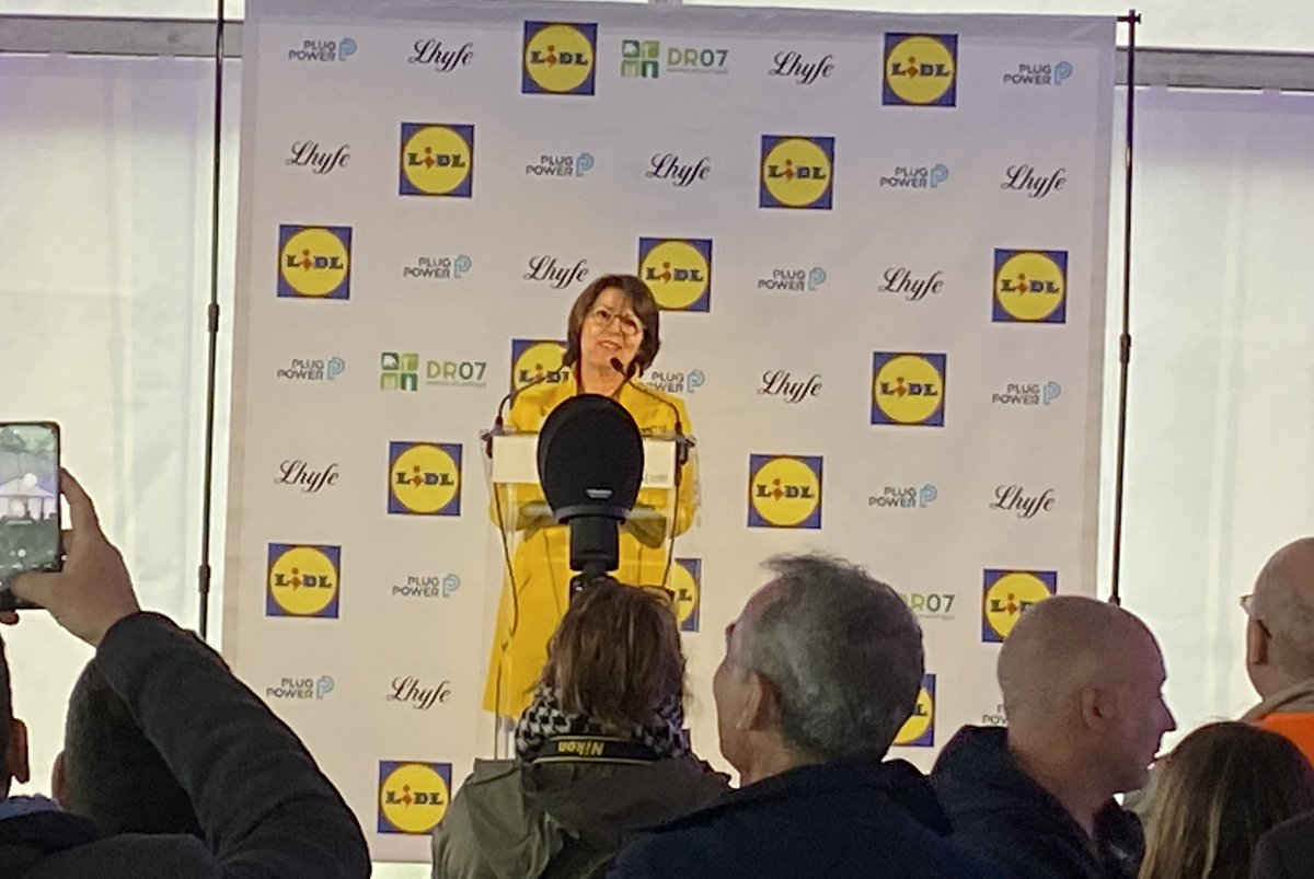 AneeObjFrance44's tweet photo. #carquefou inauguration plateforme régionale @lidlfrance avec station recharge hydrogène @Lhyfe_hydrogen @plugpower1 #DR07 Lidl allocution maire @dubettiervero https://t.co/Cin5O68QkH