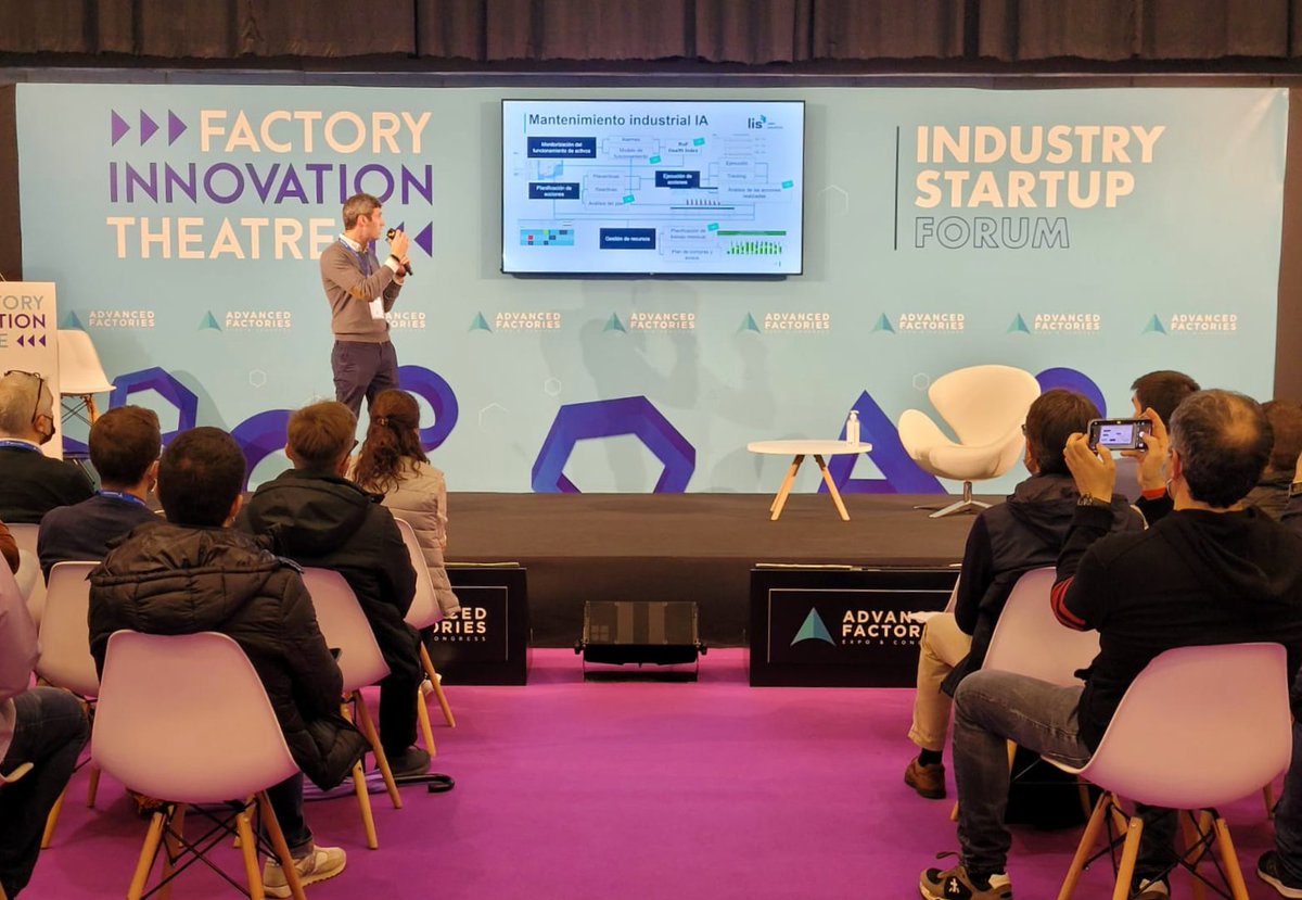 LIS_Data_ES's tweet photo. Muchas gracias a todos los que habéis asistido a la charla de @iVale7 en la @AdvanFactories.

Para los que no tenéis la suerte de estar en #Barcelona, se ha centrado en explicar cómo la #InteligenciaArtificial ayuda al #MantenimientoIndustrial. 🧵👇🏻 https://t.co/qdbmHWKpIO