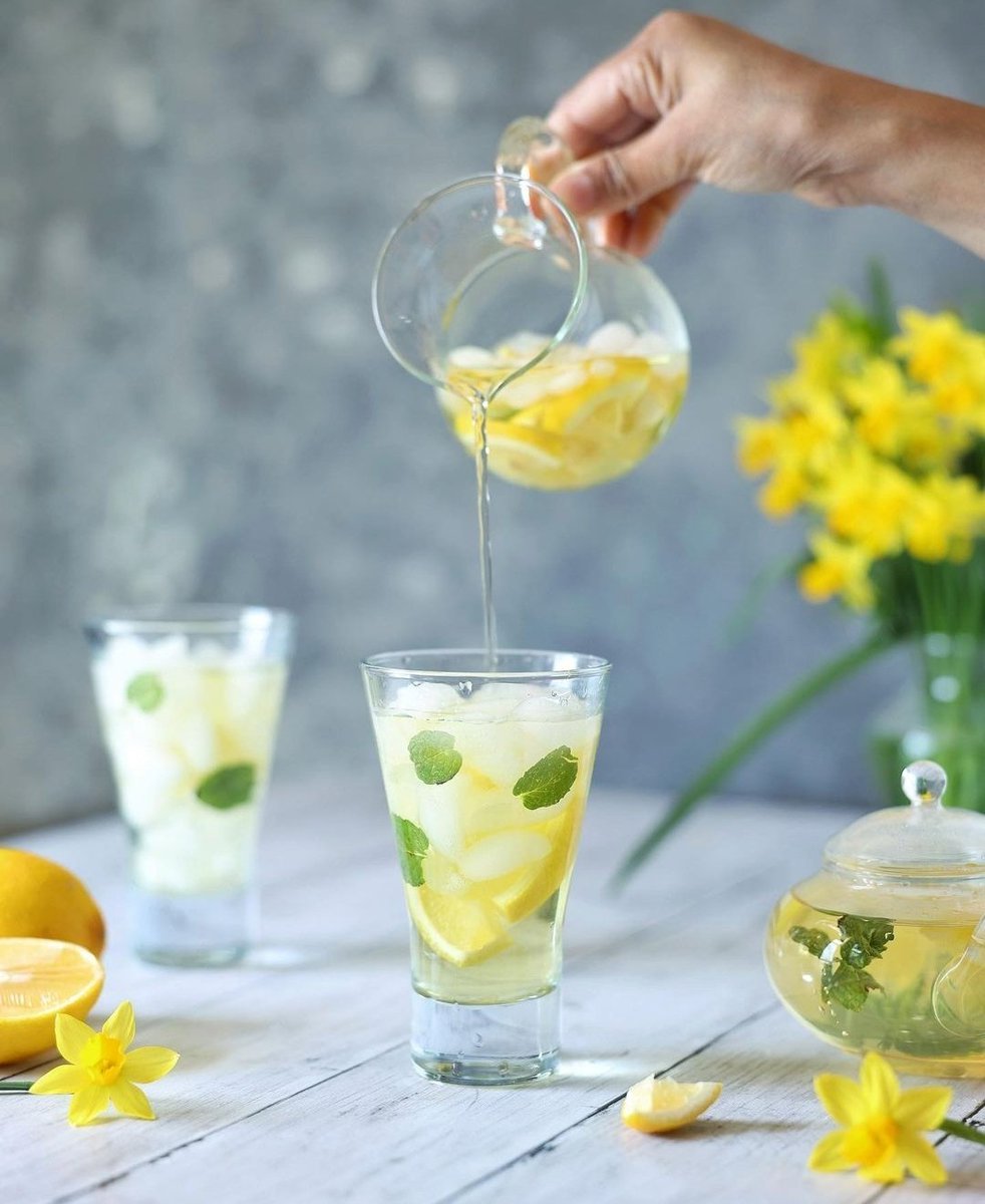 siregar_najeges's tweet photo. Kata yai..."makan pisang ajah"
Kata ommi "lemon sajah"
..pisang bonyok untuk apa yai...
Lemon ajah segerr...full vit C!
#SayNoTo3Periode https://t.co/ZQu5otdPMI