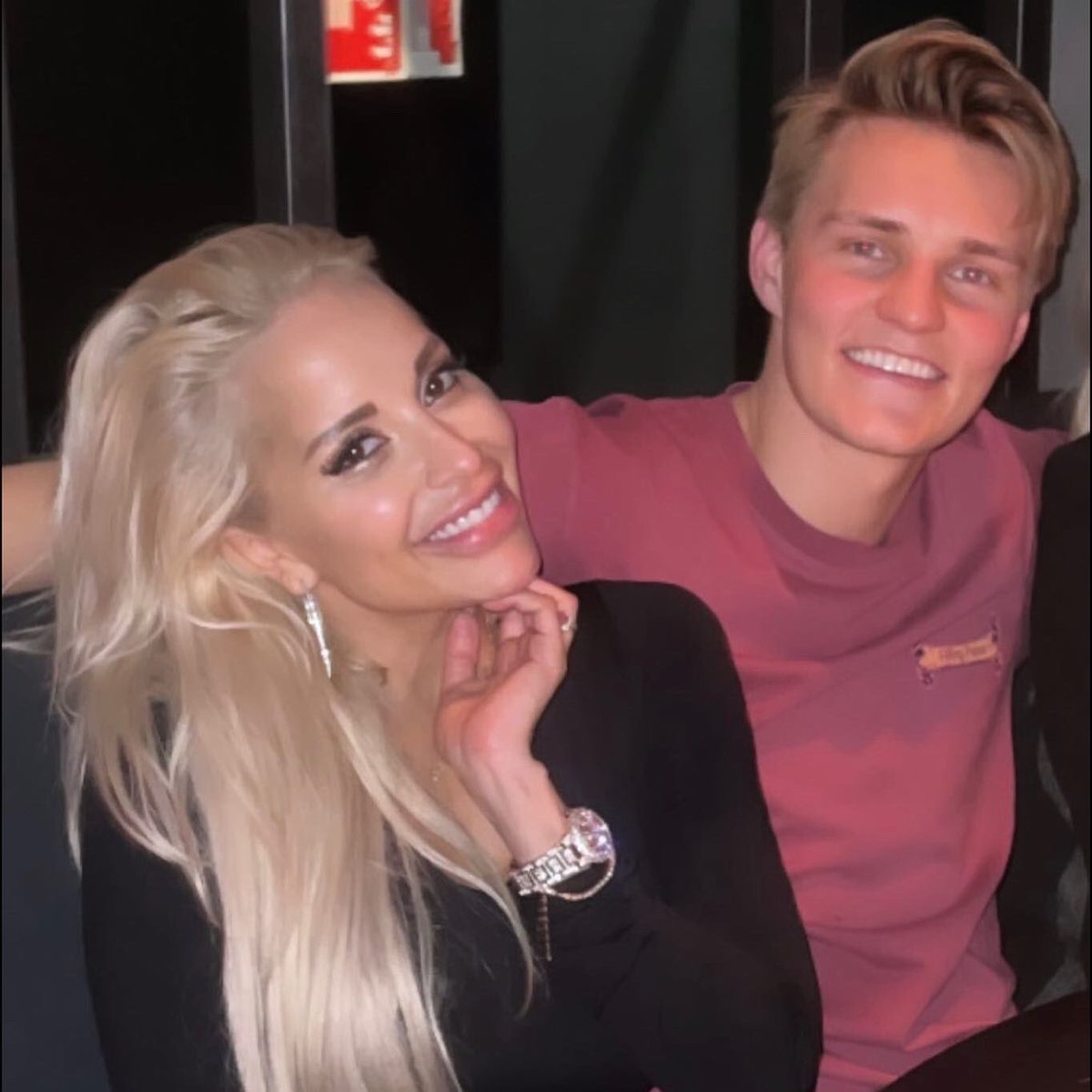 Hyller bytur? Hårreisende at kapteinen vår drar på utesteder i en alder av 15 og menger seg med damer som kunne vært bestemora hans 😡😡😡